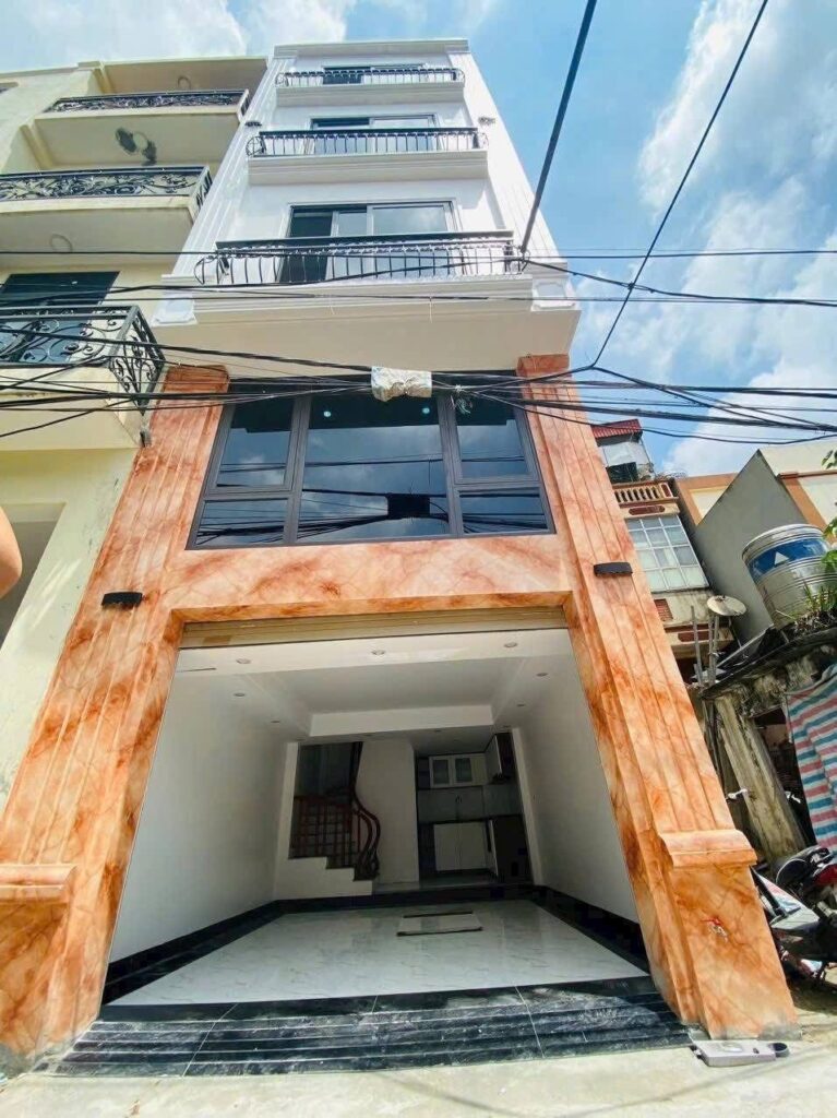 Nhà 6 tầng thiết kế đẹp đường thông ô tô vào nhà 6.5 tỷ 1 591050698 1179610810962787 9068363809358998878 n